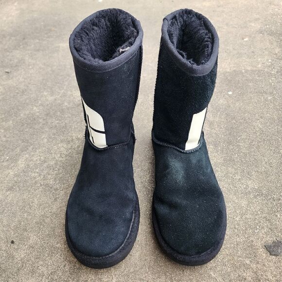 UGG BOOTS - Womens Shoes - SIZE 6 - Picture 2 of 9